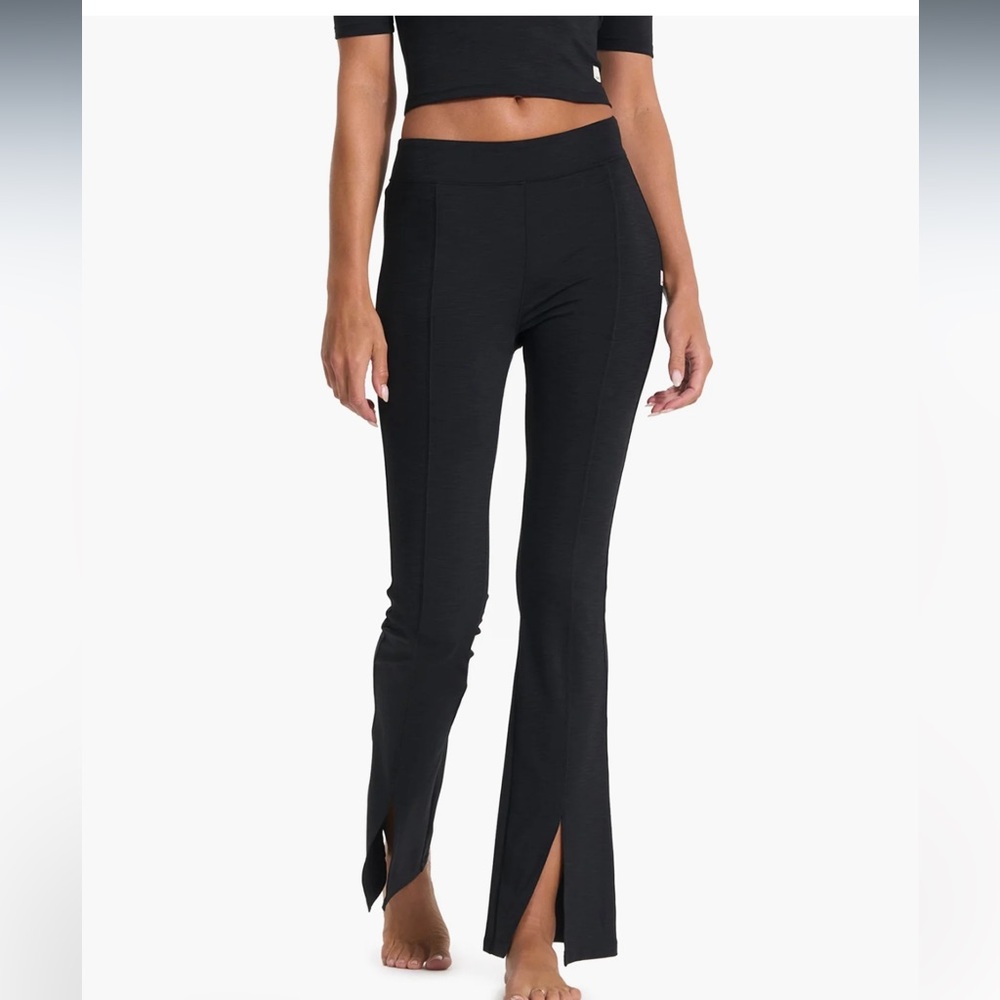 Vuori Lux Rib Split Bootcut pants NWOT
